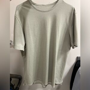 Lulu lemon t shirt